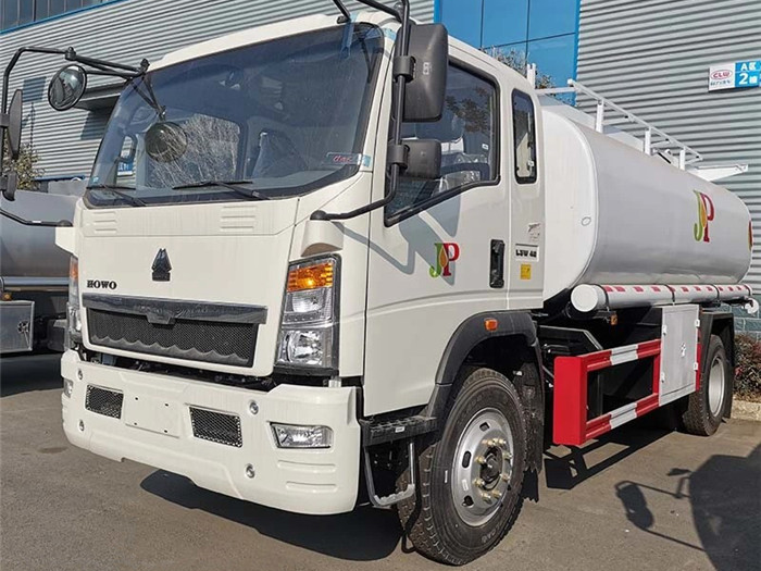 HOWO 4x2 8000L Mobile Fuel Tank  Truck