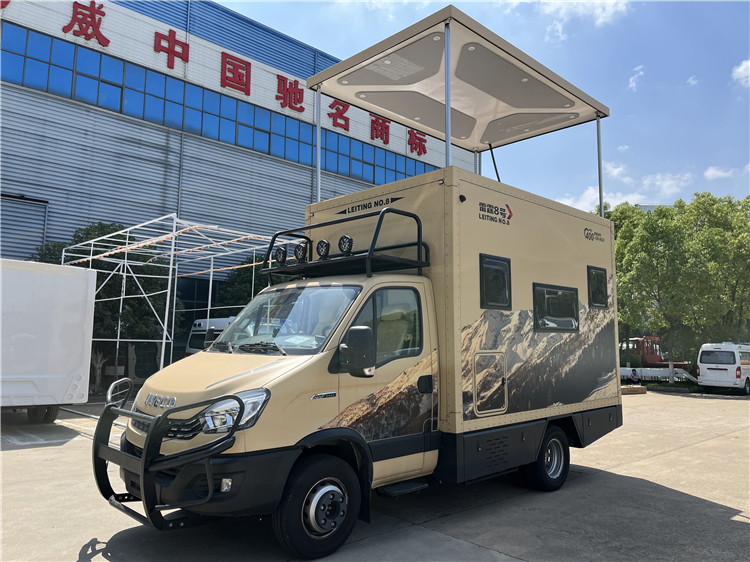 IVECO 4x2 RV Motorhome With Liftable Roof