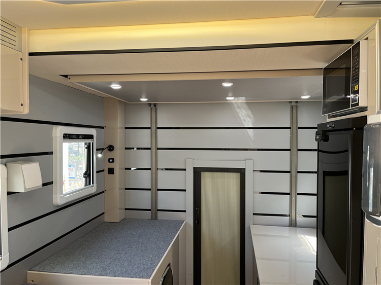 IVECO 4x2 RV Motorhome With Liftable Roof