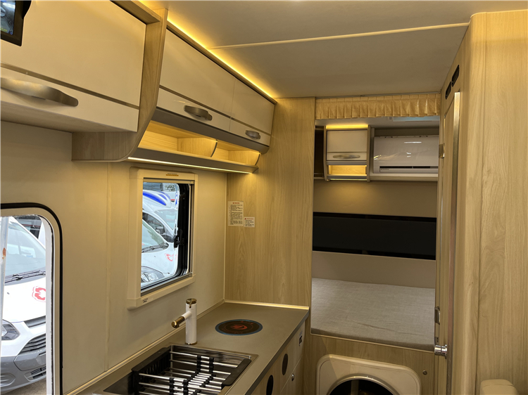 YUEJIN H300 4x2 RV Caravan Motor Home