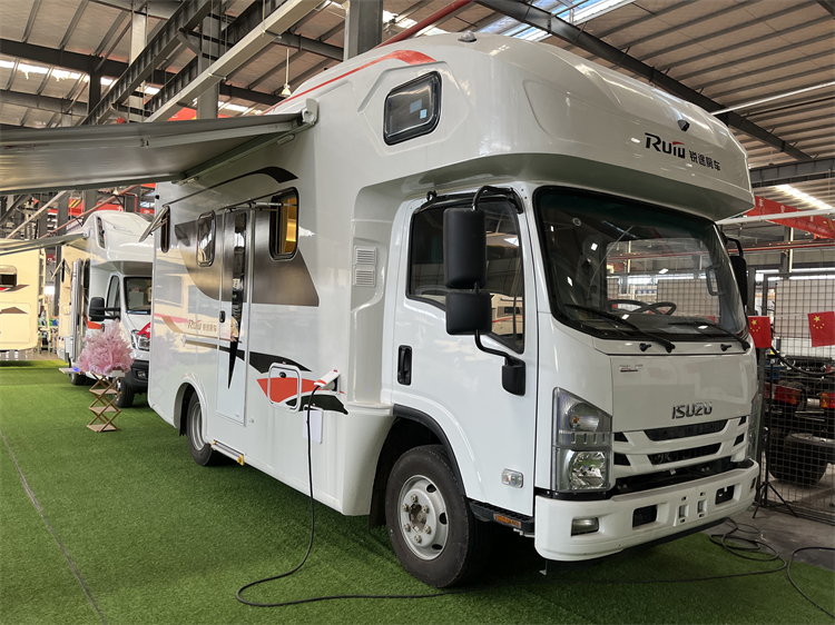 ISUZU 700P 4x2 Luxury RV Caravan Mobile Touring Truck