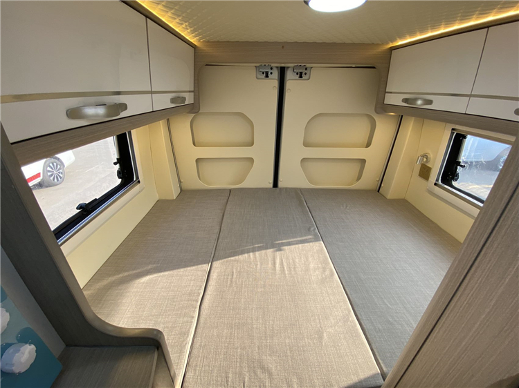 SAIC Maxus V90 High Roof RV Caravan Mobile Touring Car