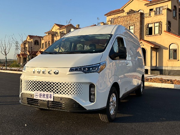 IVECO Juxing 9AT Class-B RV Motorhome Mini Caravan