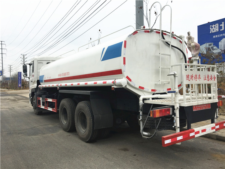 Dongfeng 6x4 20000L Water Tank Truck