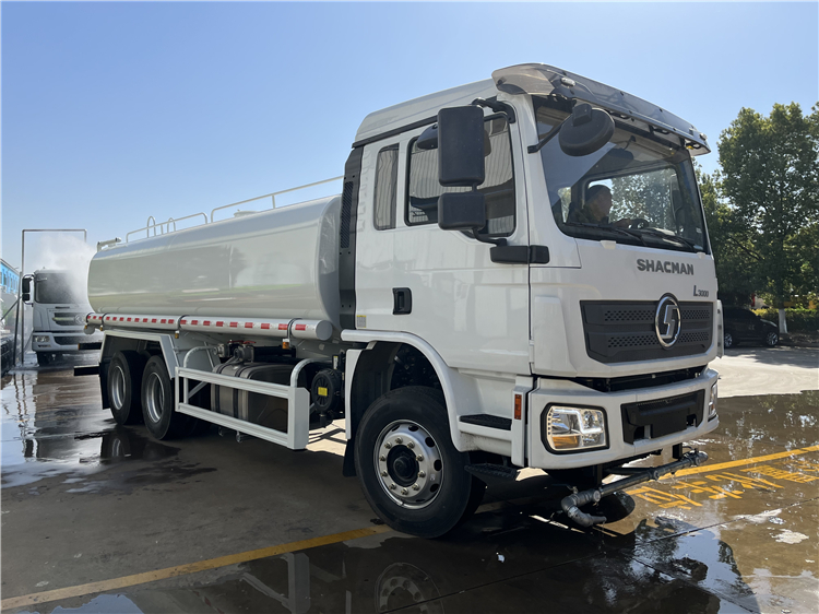 Shacman 6x4 18000L Water Tank Truck