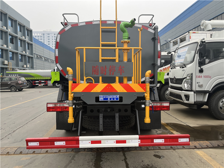 Dongfeng D9 4x2 12-14m3 Water Tank Truck