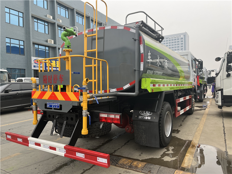 Dongfeng D9 4x2 12-14m3 Water Tank Truck
