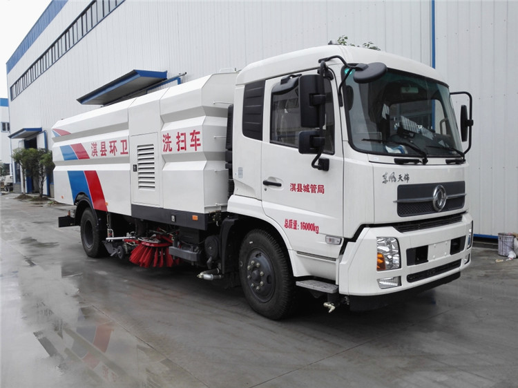 Dongfeng Tianjin 4x2 Road Washing Sweeper Truck