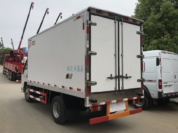 JMC 4x2 3-4T Small Refrigerated Truck