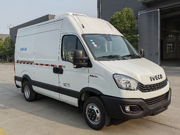 IVECO DAILY 8AT 4x2 2-3T Refrigerated Van Truck