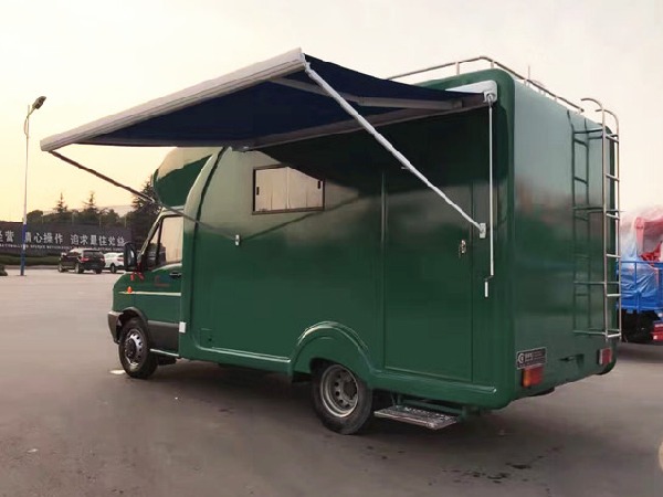 IVECO DAILY 4x2 Mobile Catering Truck