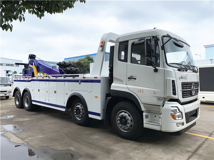 Dongfeng KL 8x4 Heavy Duty Towing Truck