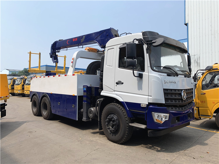 Dongfeng 6x4 20T Wrecker Truck With Crane