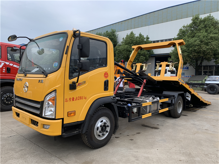 DAYUN 4x2 4T Flatbed Wrecker Truck